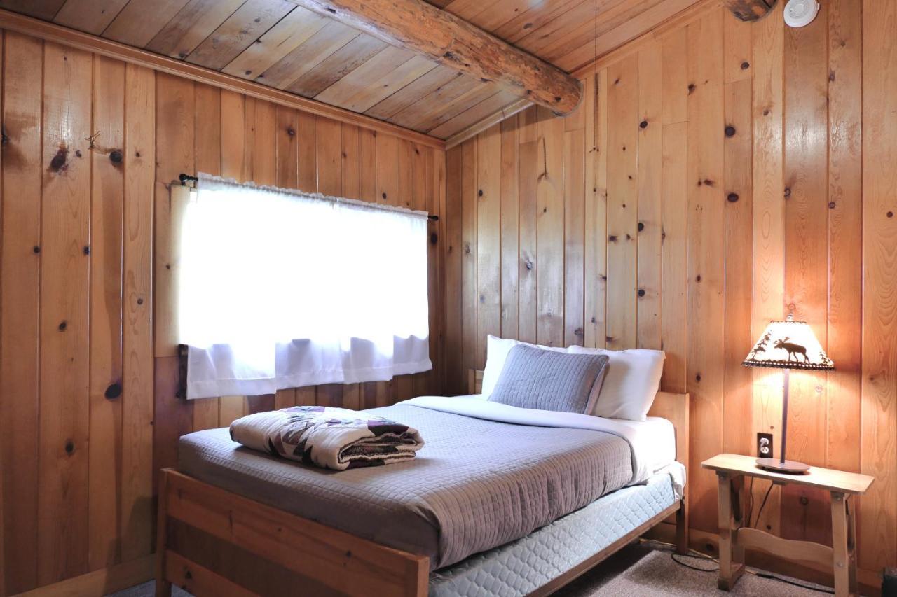 Trail Shop Inn 와피티 외부 사진