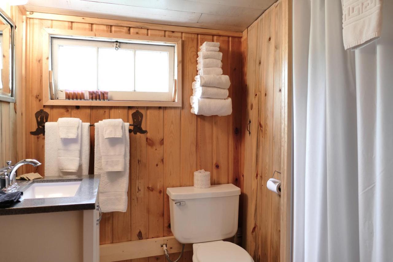 Trail Shop Inn 와피티 외부 사진