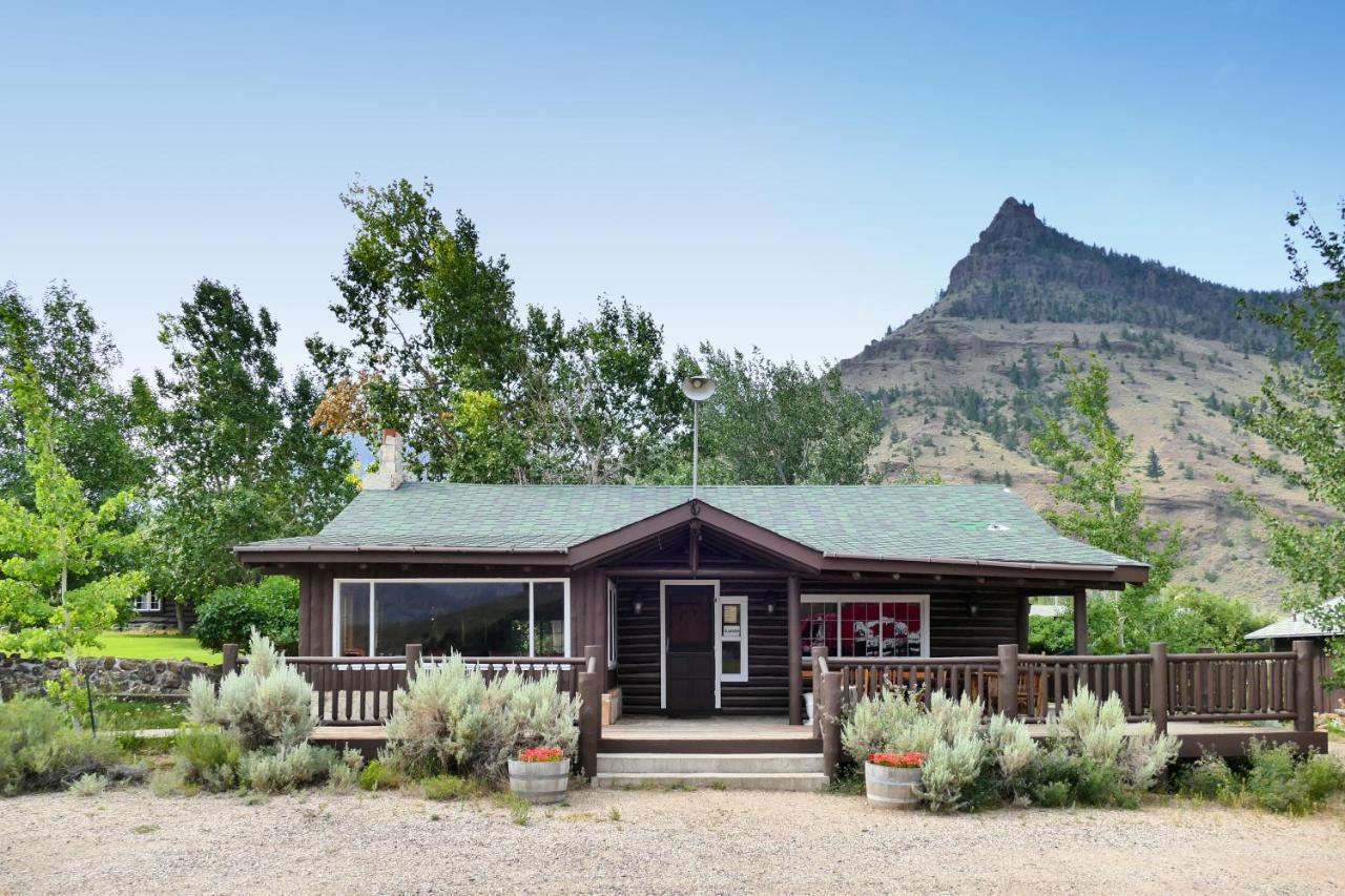 Trail Shop Inn 와피티 외부 사진