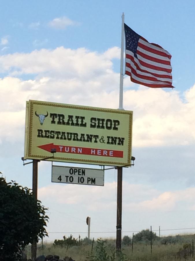 Trail Shop Inn 와피티 외부 사진