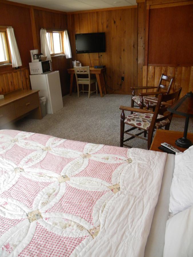 Trail Shop Inn 와피티 외부 사진